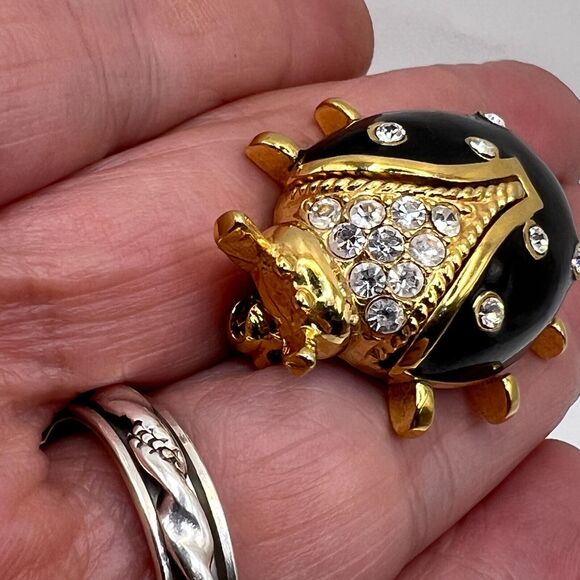 Signed SJ St John Vintage Designer Ladybug BEETLE BROOCH Bug Crystal Rhinestone - Picture 7 of 9